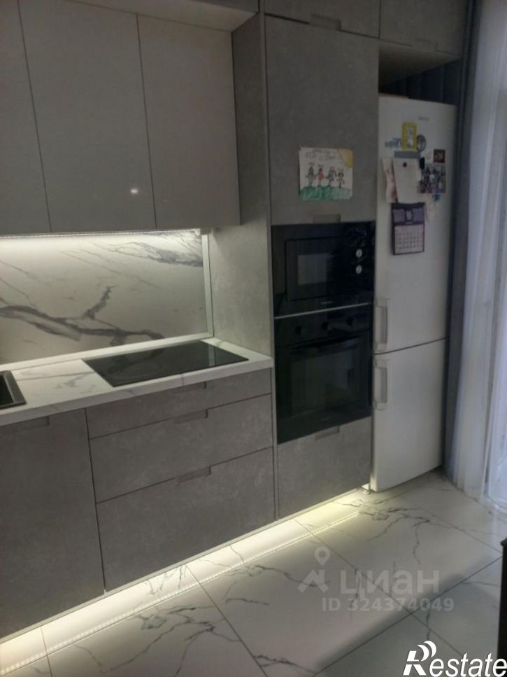 2-комн квартира улица Юрина, 168К,  д. 168К