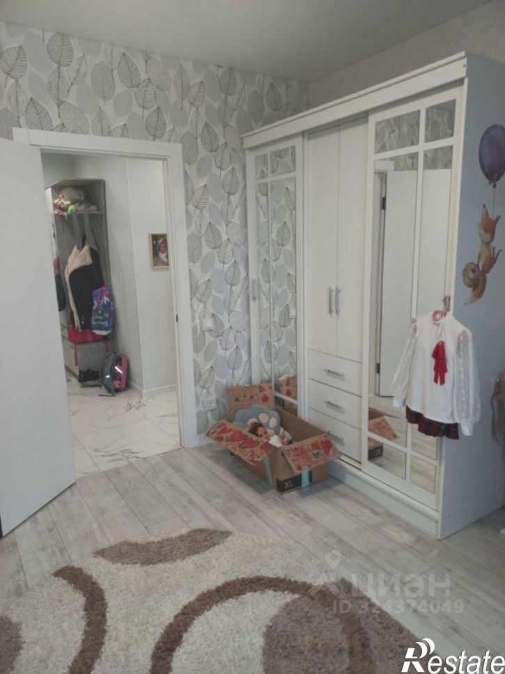 2-комн квартира улица Юрина, 168К,  д. 168К