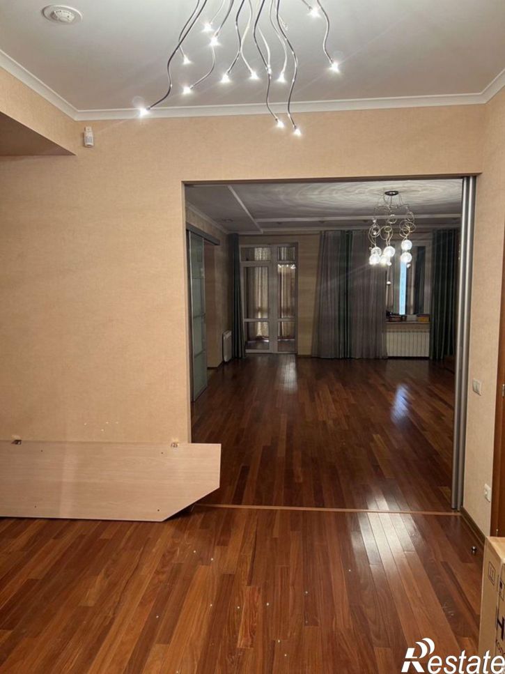 4-комн квартира ул Папанинцев, 102/31,  д. 102/31