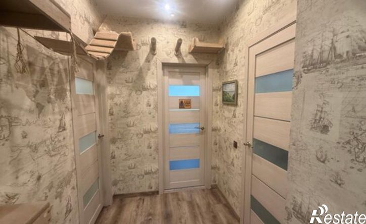 2-комн квартира улица Юрина, 241А,  д. 241А