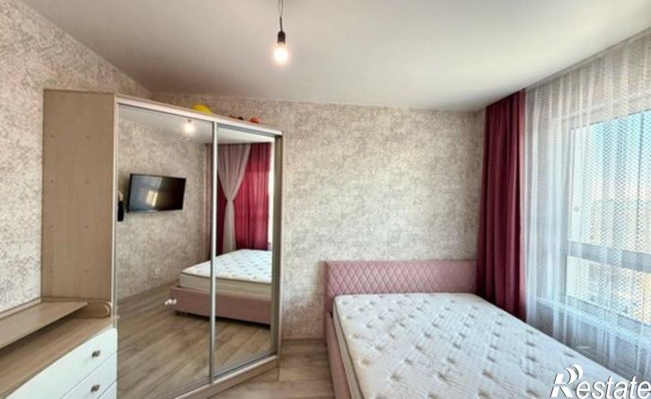 2-комн квартира улица Юрина, 204Ж,  д. 204Ж