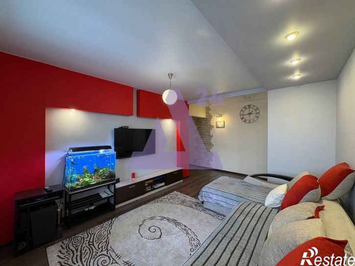 3-комн квартира улица Лазурная, дом 51