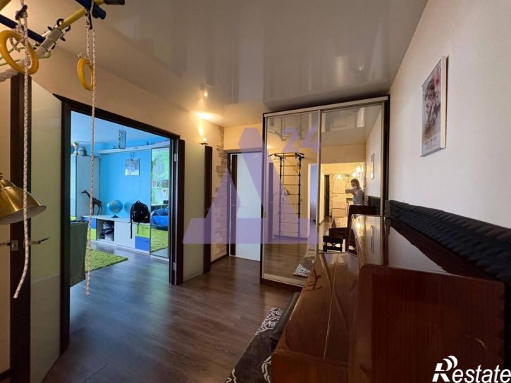 3-комн квартира улица Лазурная, дом 51