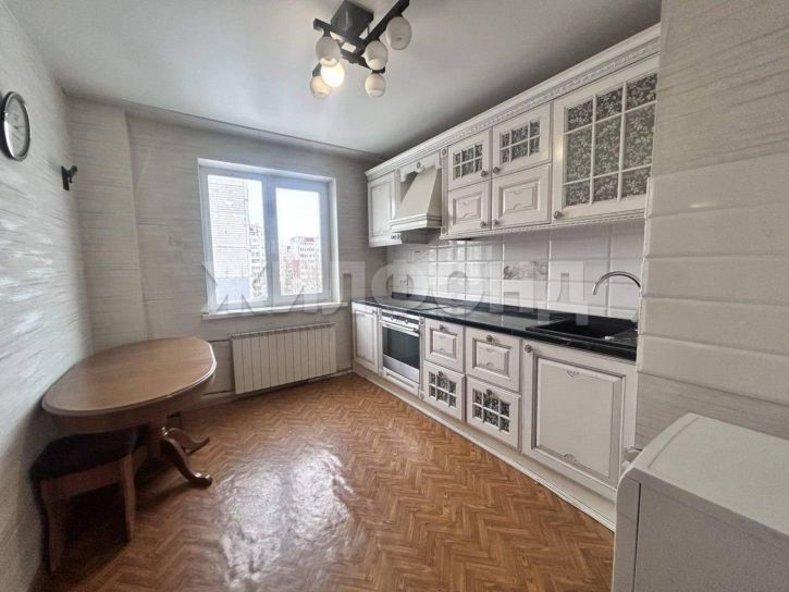 4-комн квартира Шумакова улица, д.53