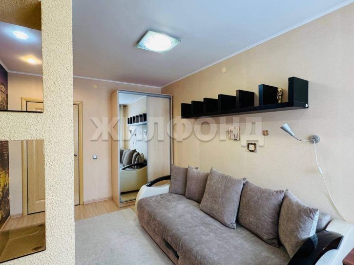 4-комн квартира Новгородская улица, д.26