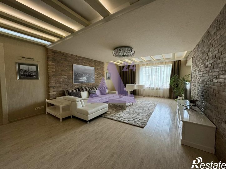 4-комн квартира тракт Змеиногорский, дом 102/19