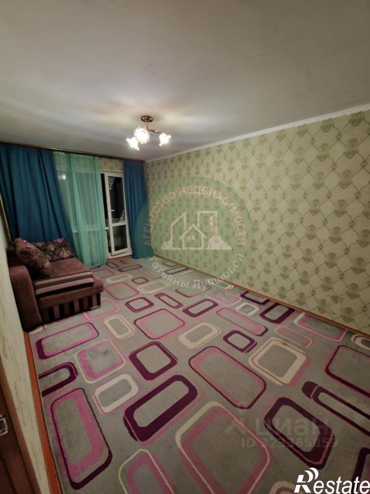 3-комн квартира ул Гущина, 215,  д. 215