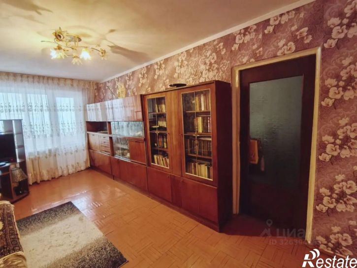 4-комн квартира ул Сухэ-Батора, 8,  д. 8