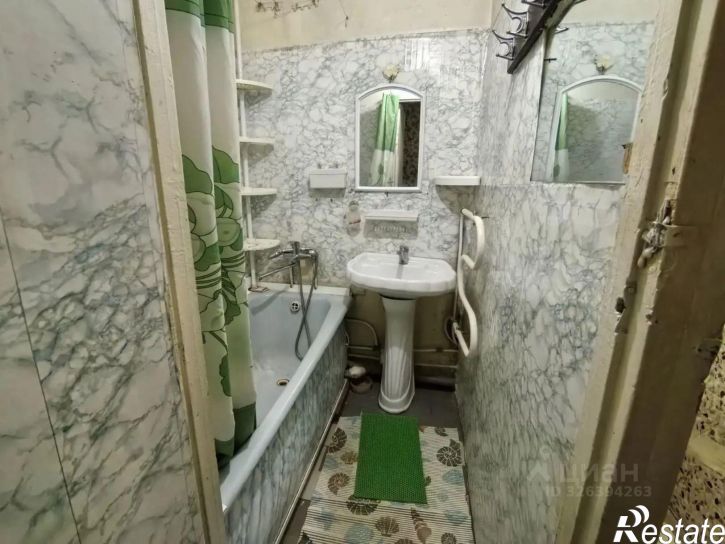 4-комн квартира ул Сухэ-Батора, 8,  д. 8