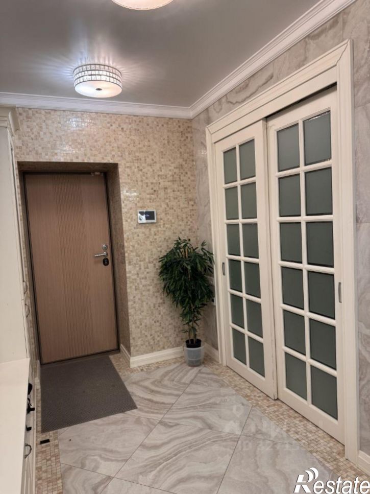 4-комн квартира ул Сухэ-Батора, 33,  д. 33