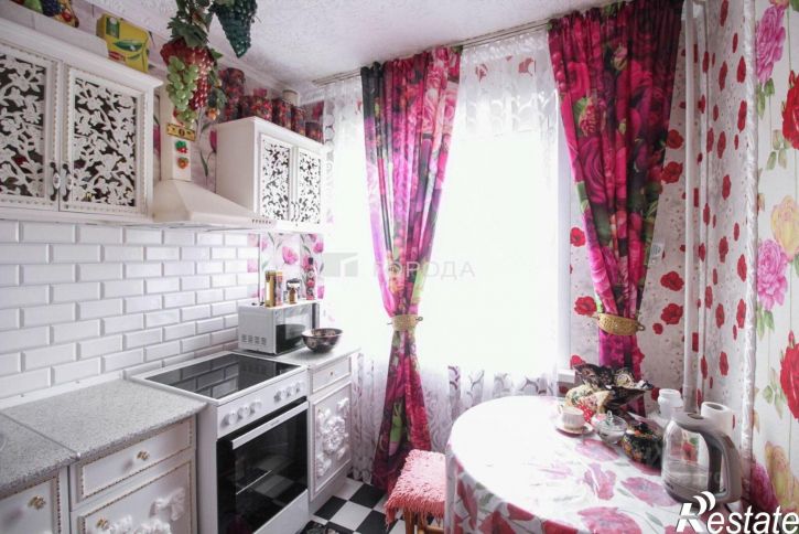 2-комн квартира ул Гущина, 203,  д. 203