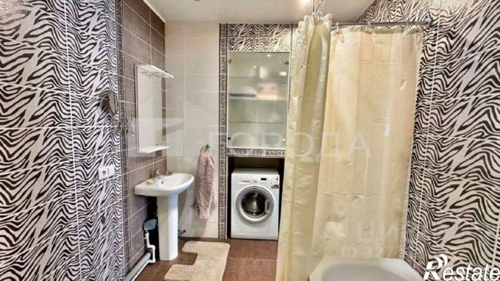 4-комн квартира улица Шумакова, 40А,  д. 40А
