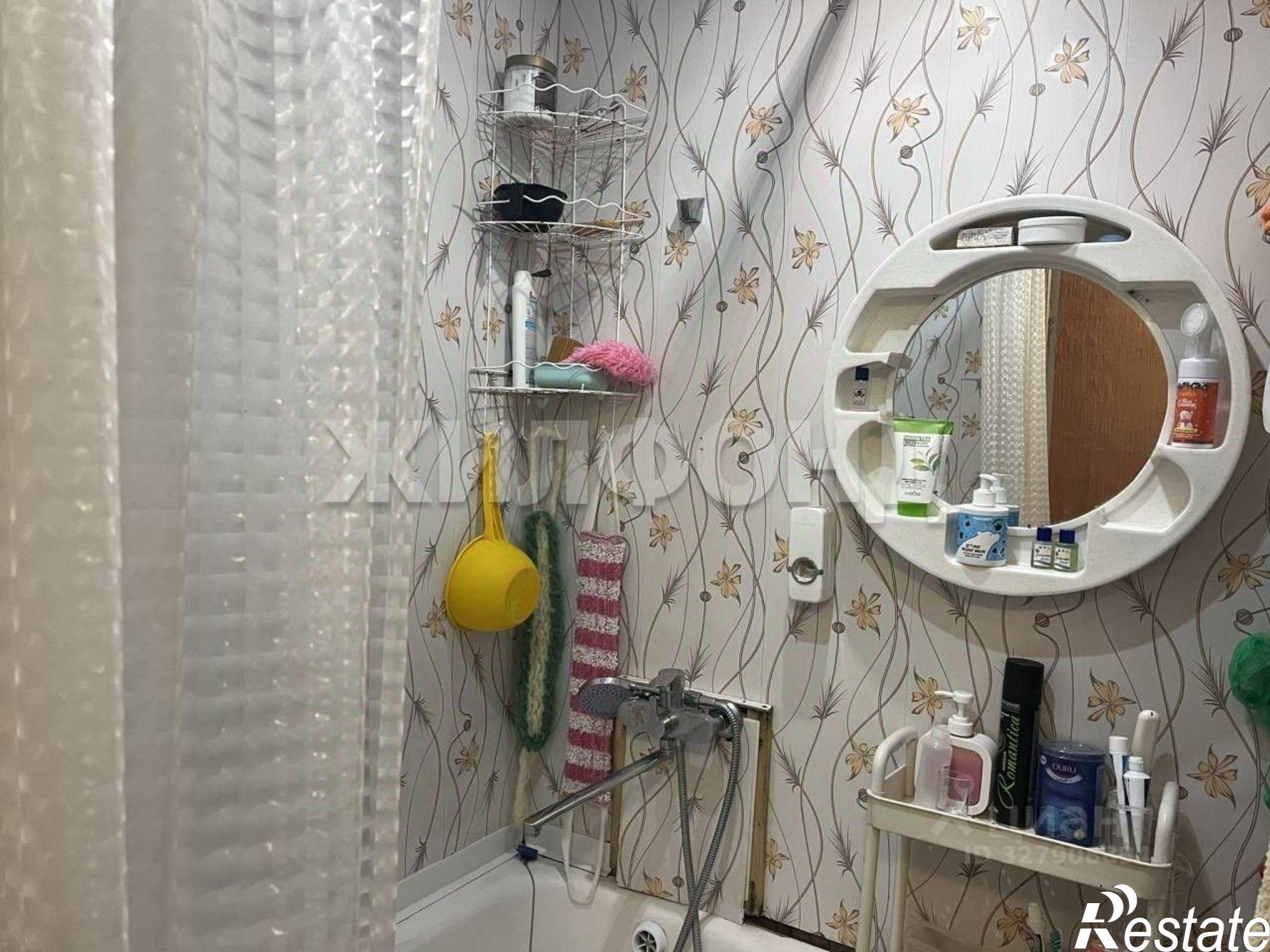 Купить комнату за 2 450 000 рублей на улица 40 лет Октября, 2