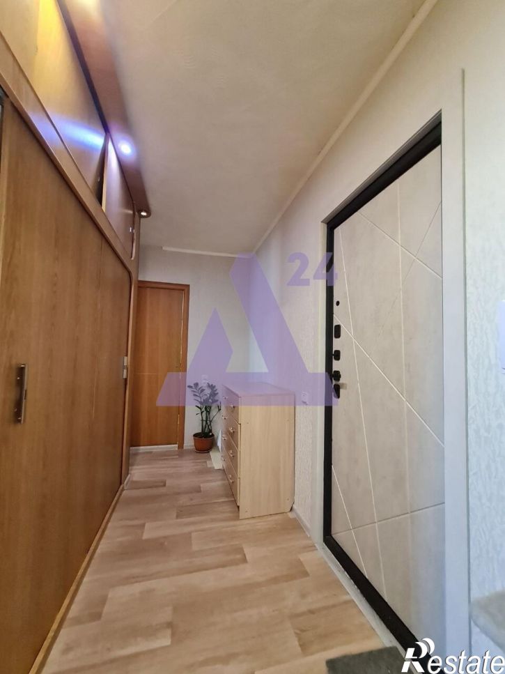 2-комн квартира улица Сухэ-Батора, дом 9