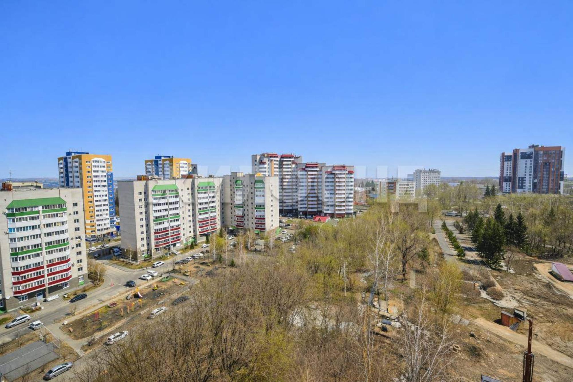 Купить студию за 4 750 000 рублей на Юрина улица, д.180Д