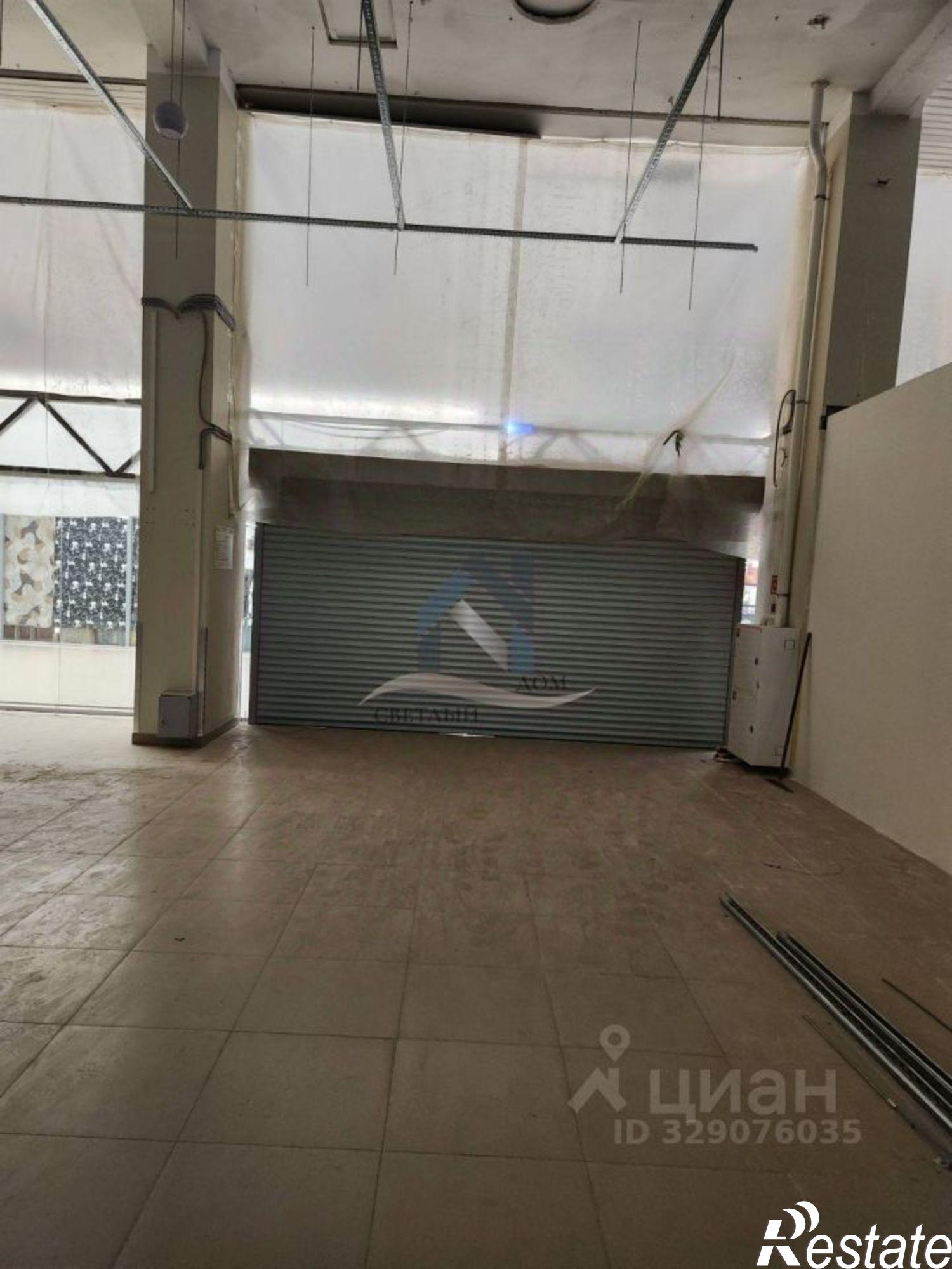 Сдать торговое помещение за 245 000 рублей на проспект Космонавтов
