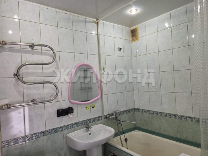 2-комн квартира Антона Петрова улица, д.128