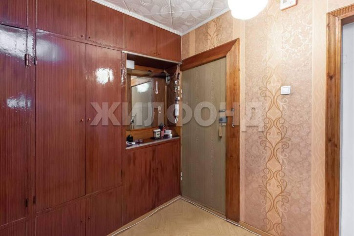 3-комн квартира Островского улица, д.8