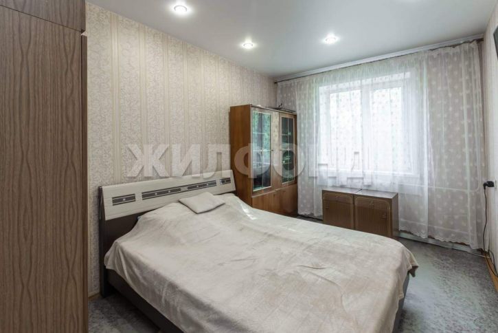 3-комн квартира Островского улица, д.8