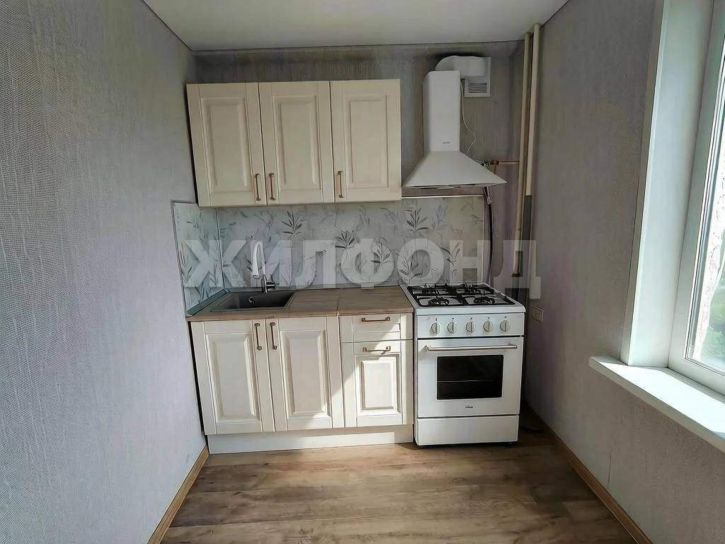 3-комн квартира Попова улица, д.51