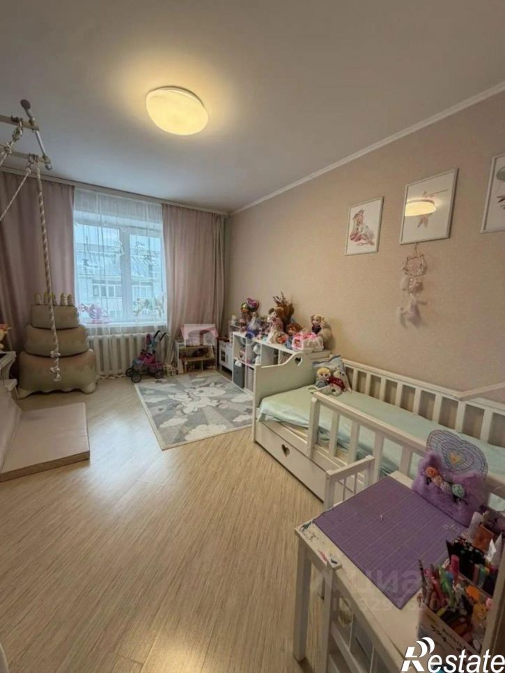 3-комн квартира улица Гущина, 77,  д. 77