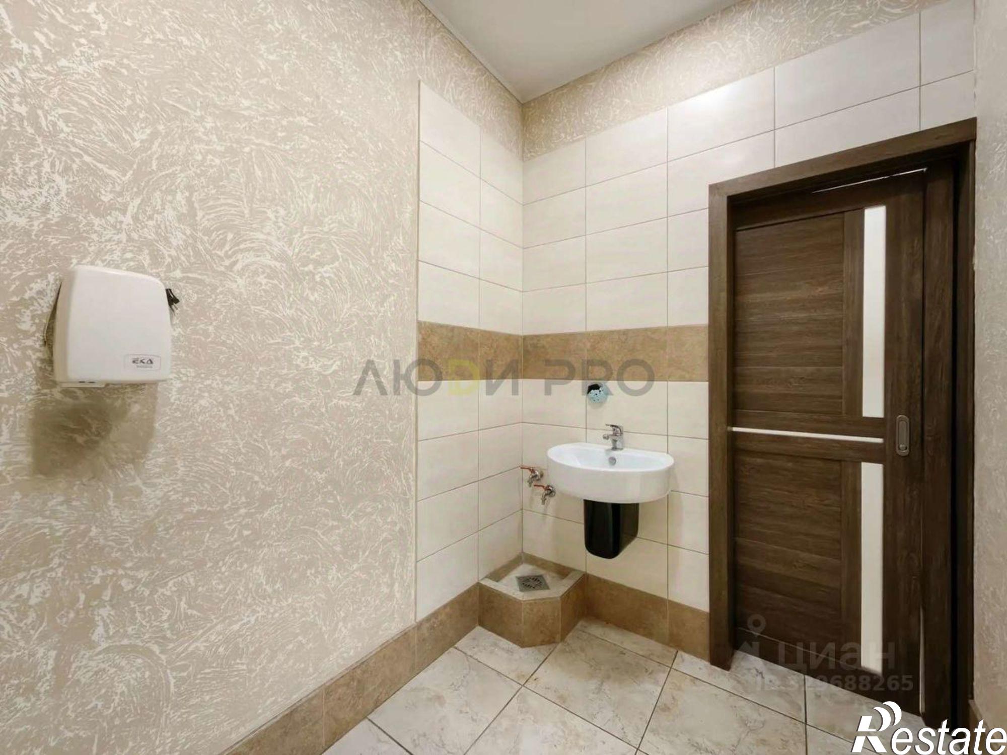 Купить офис, помещение под офис за 22 402 700 рублей на улица Попова, 158