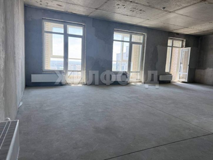 3-комн квартира Строителей проспект, д.18к1