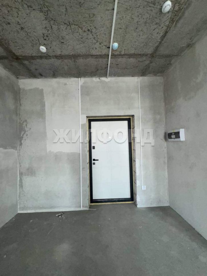 3-комн квартира Строителей проспект, д.18к1