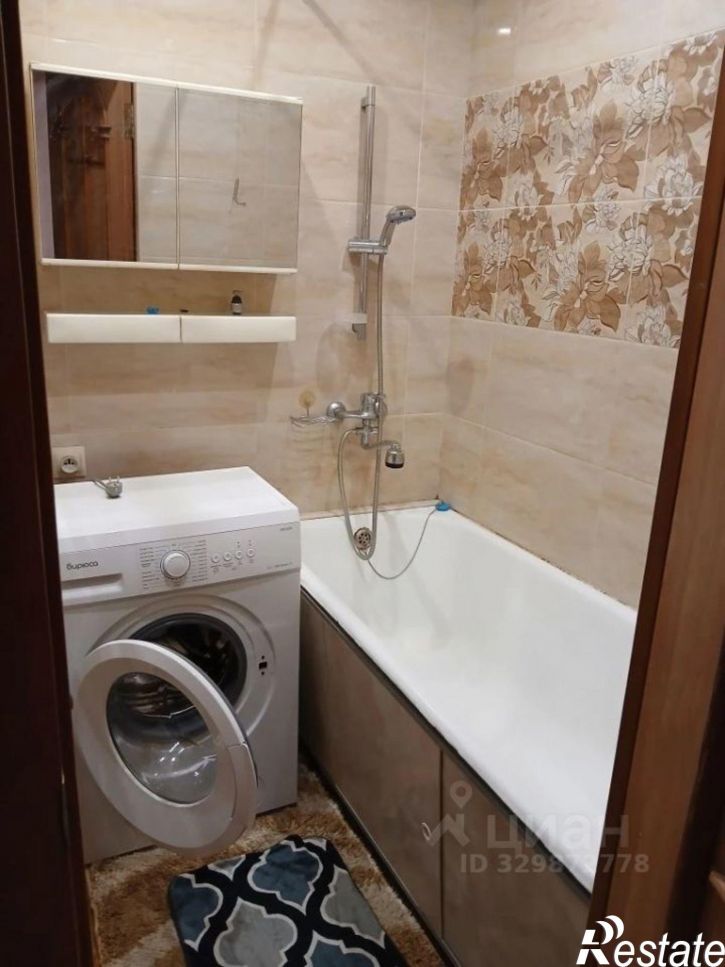 2-комн квартира улица Юрина, 230,  д. 230