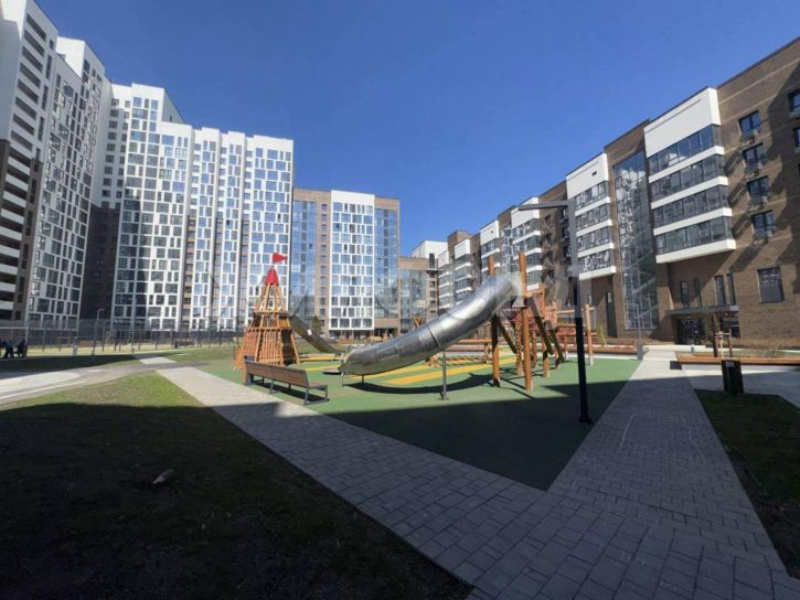 3-комн квартира Строителей проспект, д.18к1