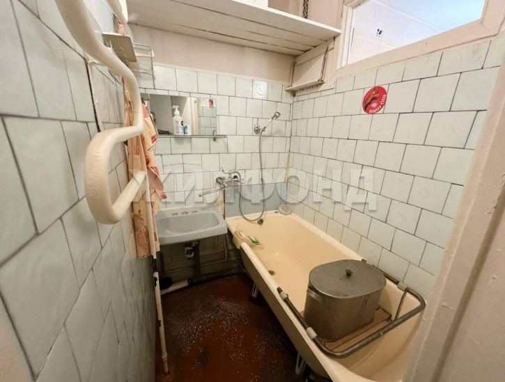 2-комн квартира Антона Петрова улица, д.186