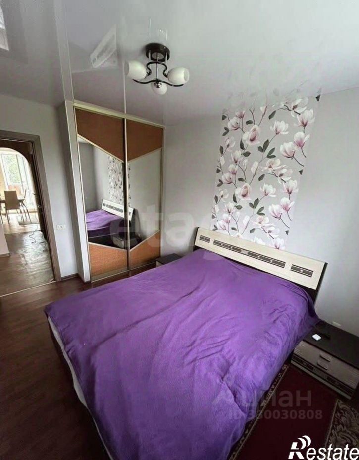 3-комн квартира ул Юрина, 220А,  д. 220А