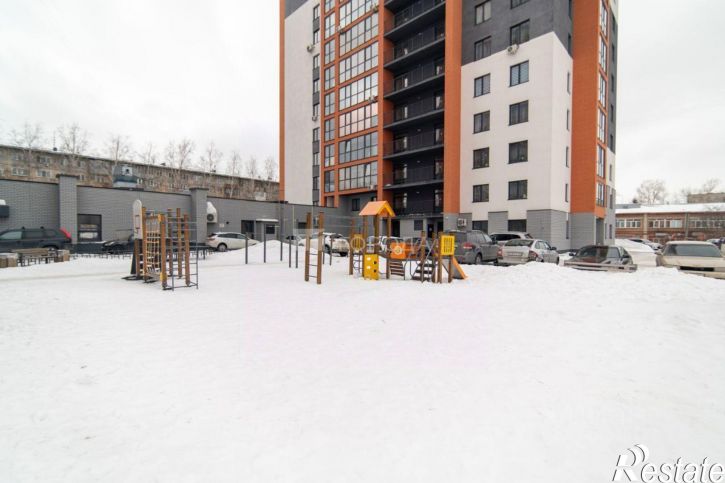 2-комн квартира улица Юрина, 168К,  д. 168К
