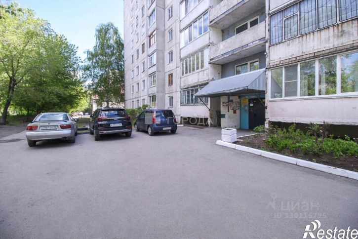 3-комн квартира улица Антона Петрова, 262,  д. 262