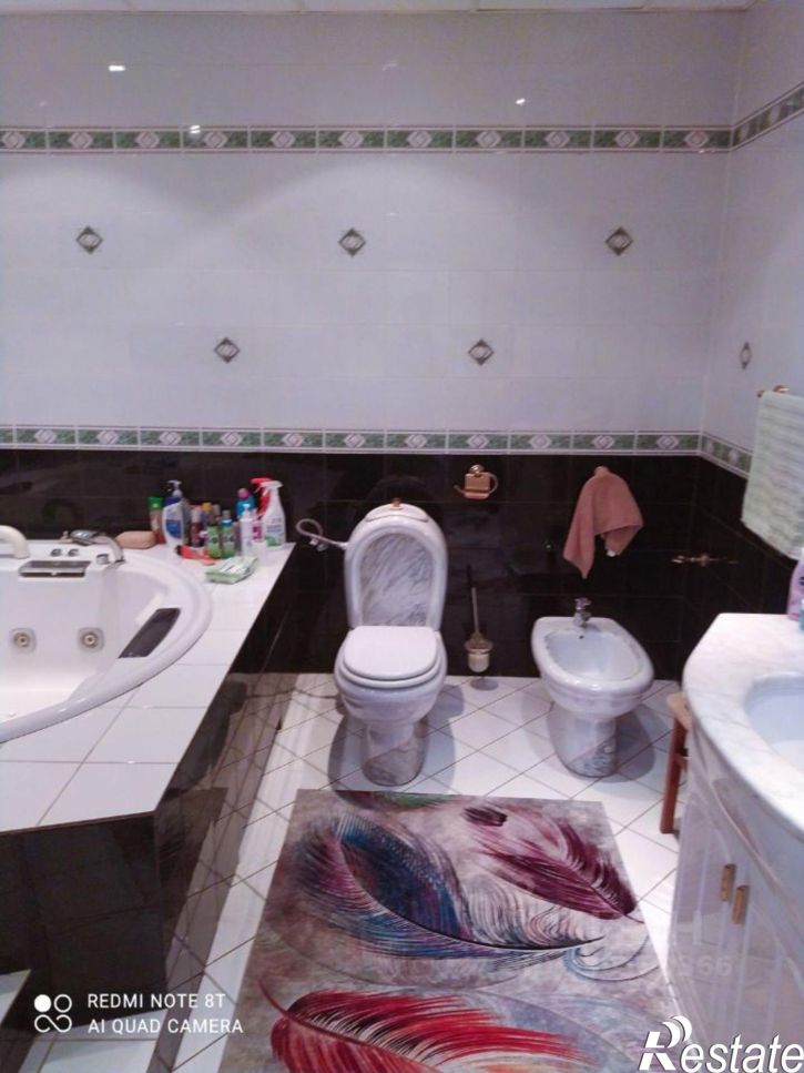 4-комн квартира улица Профинтерна, 40А,  д. 40А