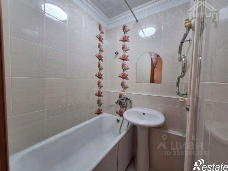 4-комн квартира улица Георгиева, 10,  д. 10