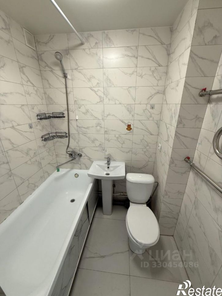 1-комн квартира улица Анатолия, 220,  д. 220