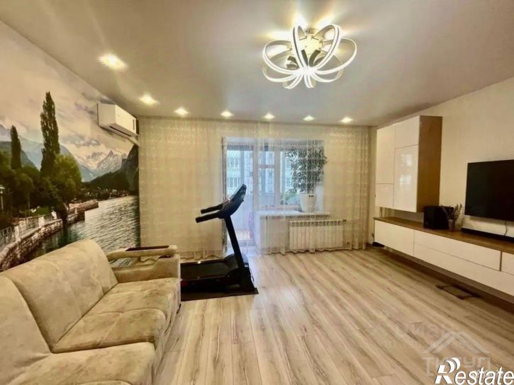 4-комн квартира улица Папанинцев, 123,  д. 123