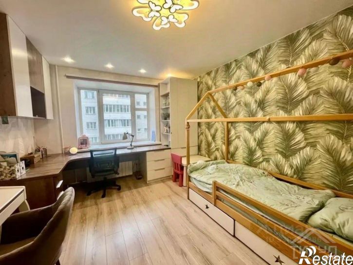 4-комн квартира улица Папанинцев, 123,  д. 123