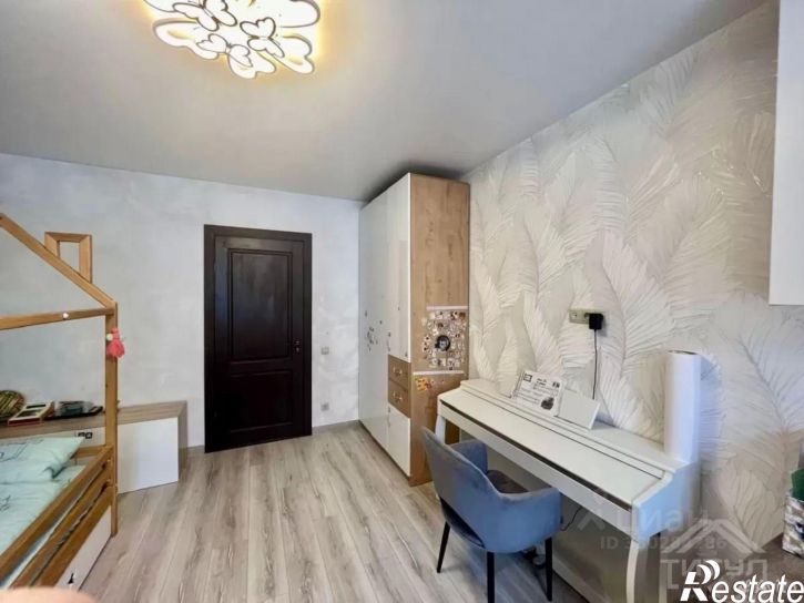 4-комн квартира улица Папанинцев, 123,  д. 123