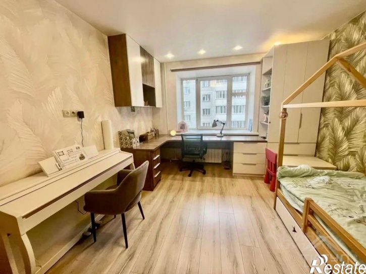 4-комн квартира улица Папанинцев, 123,  д. 123