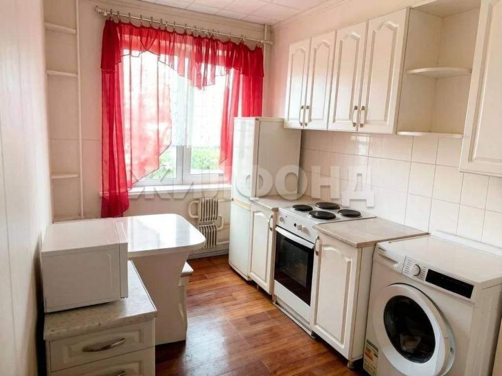 3-комн квартира Веры Кащеевой улица, д.16