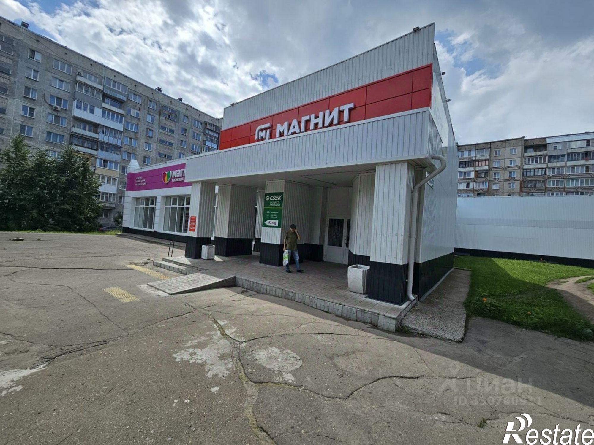 Купить торговое помещение за 84 982 900 рублей на улица Юрина, 305