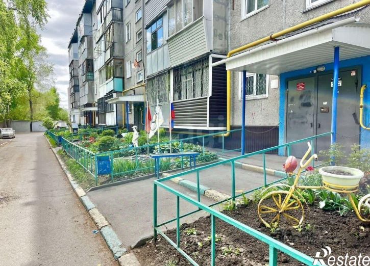 3-комн квартира улица Попова, 49,  д. 49
