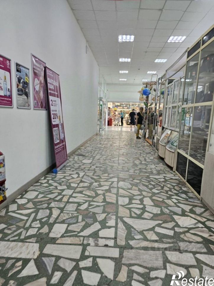 Торговое помещение улица Юрина, 305,  д. 305