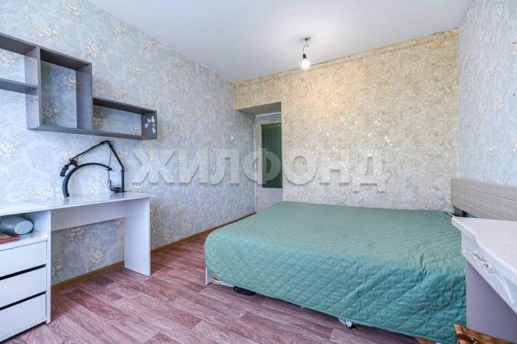 3-комн квартира Гущина улица, д.160