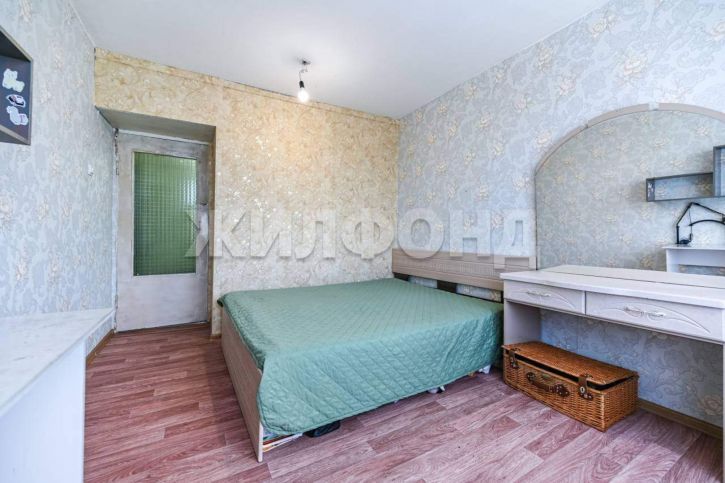 3-комн квартира Гущина улица, д.160