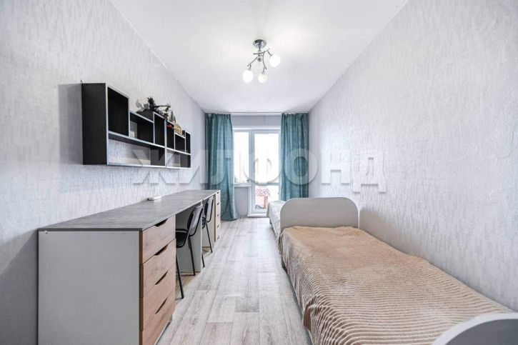 3-комн квартира Гущина улица, д.160