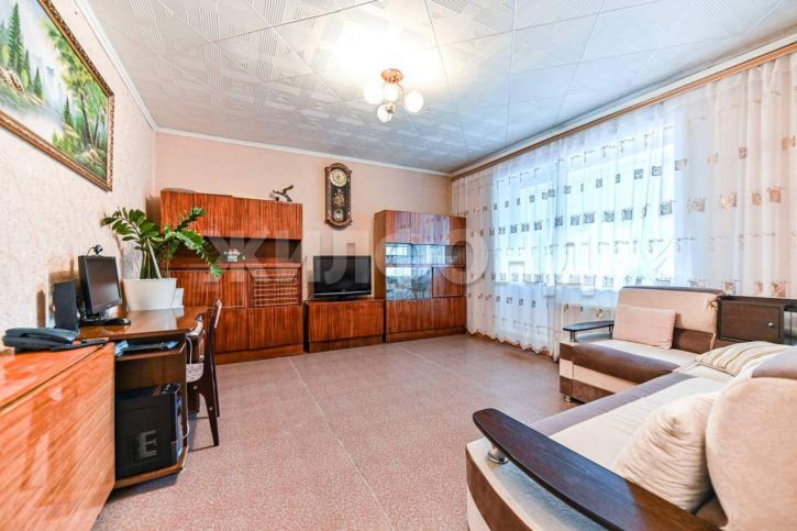 3-комн квартира Островского улица, д.8