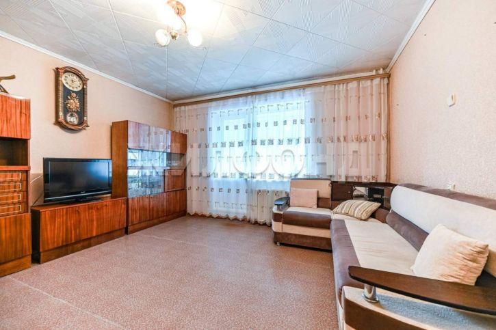3-комн квартира Островского улица, д.8